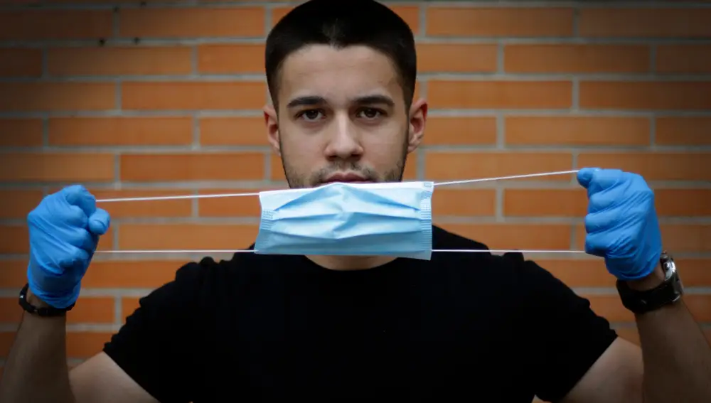 Luis Patiño, de 20 años: «Mi objetivo es opositar a las Fuerzas y Cuerpos de Seguridad. Tengo que asumir que ahora será más complicado porque habrá menos plazas y más competencia»@ Cipriano Pastrano.