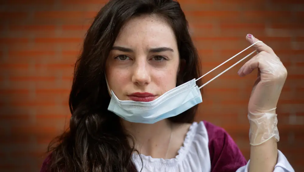 Paula Abenojar, de 20 años: «Me gustaría ampliar mi formación en el extranjero, pero lo doy por perdido. Nuestro futuro está lleno de incógnitas»@ Cipriano Pastrano.