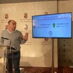 El presidente de la Diputación de Segovia, Miguel Ángel de Vicente, presenta el Plan Relanza junto a uno de sus vicepresidentes, José María Bravo,