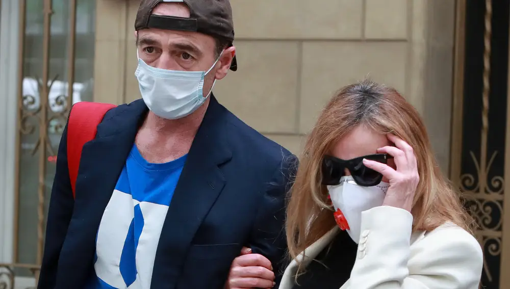 Ana García Obregón y Alessandro Lecquio saliendo de su apartamento de Barcelona15/05/2020