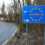 Paso fronterizo de Monrupino, entre Eslovenia e Italia. Eslovenia se ha convertido en el primer país de la UE en levantar la cuarentena a todos los ciudadanos europeos
