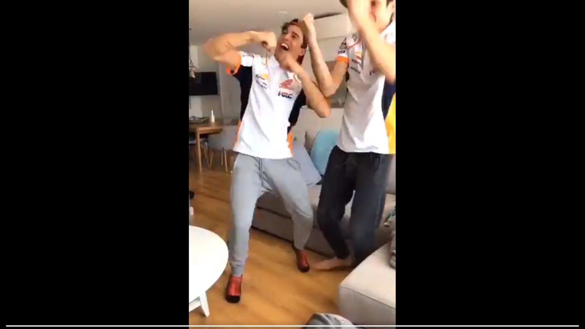 Los hermanos Márquez, celebrando su doblete en la virtual Race de Misano
