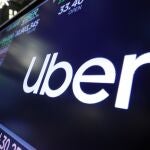 El logo de Uber aparece en la Bolsa de Nueva York