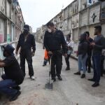 Familiares de Cirilo Carrera Aguilar lo despiden en el panteón Municipal de Nezahualcóyotl, en el Estado de México