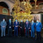 Autoridades en la inauguración de la exposición "Tengo Sed", en la Fundación Cajasol