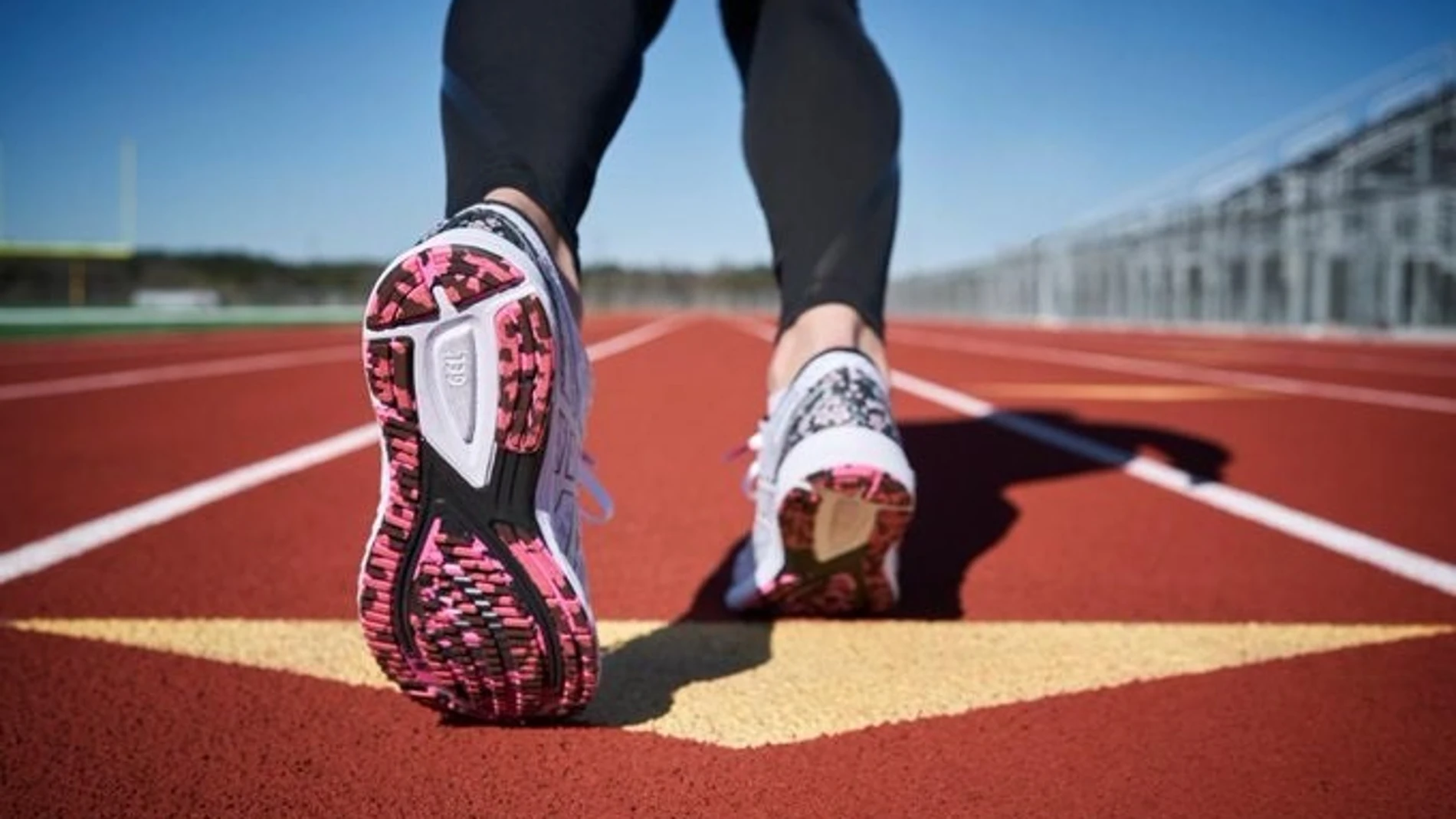Atletismo.- Expertos de ASICS recomiendan entre dos o tres sesiones semanales de running tras la cuarentena