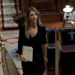 La portavoz del Grupo Popular, Cayetana Álvarez de Toledo, tras su intervención en el pleno celebrado este miércoles en el Congreso