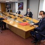 Ignacio Aguado, vicepresidente de la comunidad de Madrid durante la reunión con algunos de los portavoces de la Asamblea de Madrid