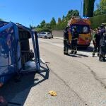 Coche que ha volcado en Madrid