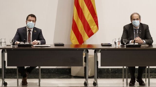El presidente de la Generalitat, Quim Torra, y su vicepresidente, Pere Aragonés, durante la reunión del Govern de esta mañana.