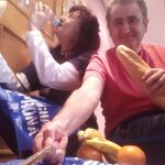 Dos de los participantes en la 42+1 edición de la Marcha Asprona que se celebró, por primera vez, caminando en casa por la situación de pandemia