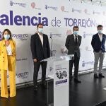 El alcalde de Torrejón de Ardoz, Ignacio Vázquez (2i), junto a Pepa Soriano, directora del proyecto, José David Zafrilla (2d), coordinador del estudio y Vicente García, director clínico, durante la rueda de prensa de presentación de los resultados de los test de seroprevalencia