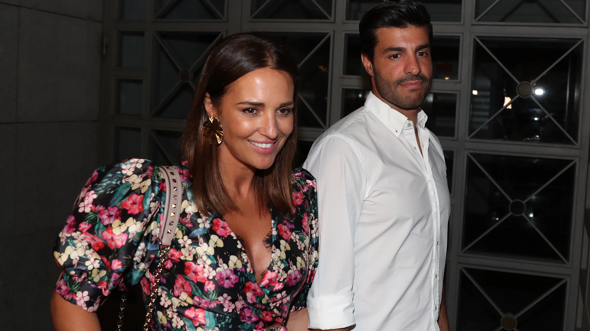 Paula Echevarría se va de cena con Miguel Torres y unos amigos en Madrid.