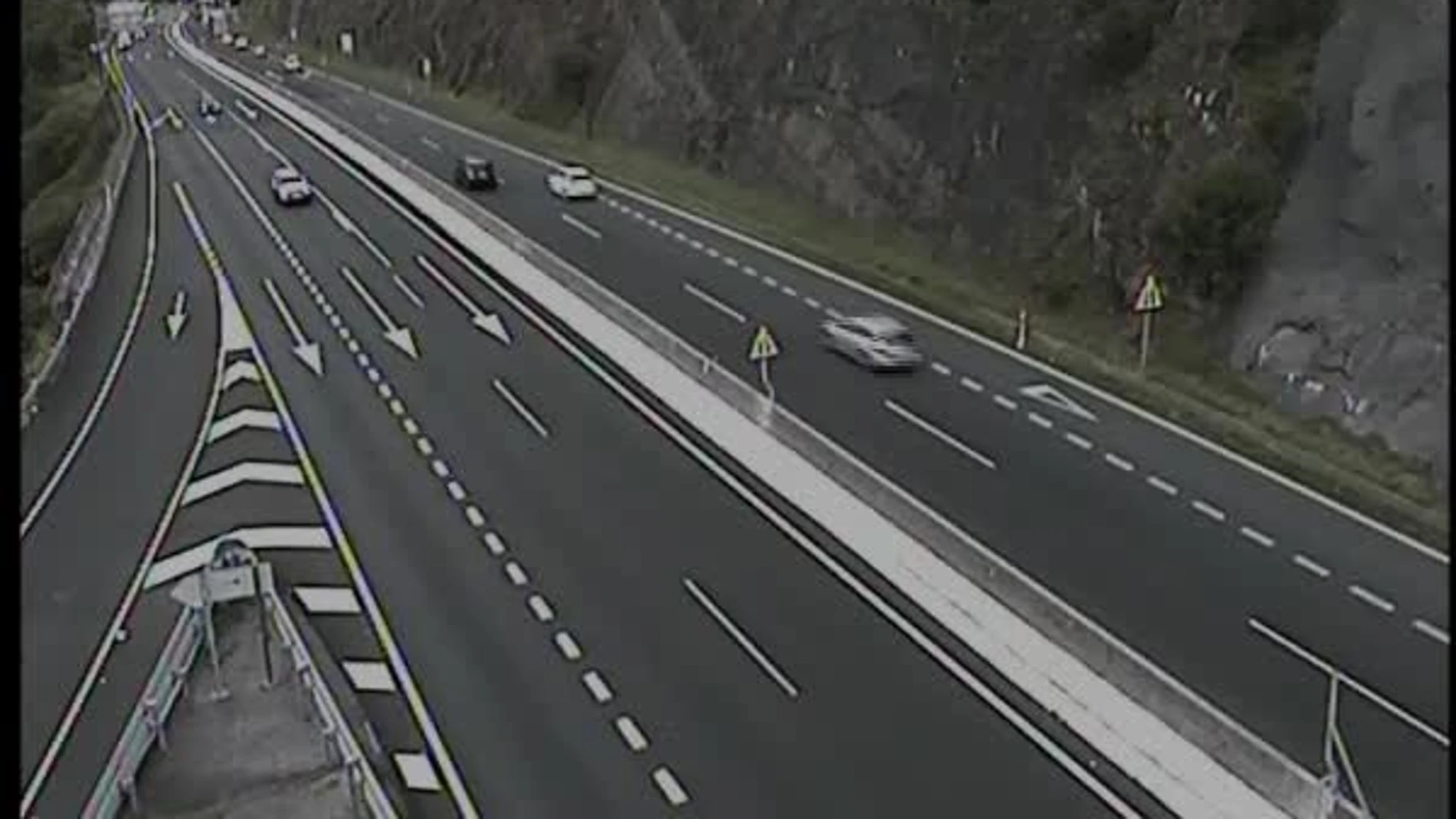Imagen de la cámara de la DGT en la A-8 a la altura de Saltacaballos