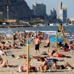 Vista general de la playa del Postiguet, en Alicante