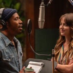 Dakota Johnson protagoniza la nueva película de Nisha Ganatra, "Personal Assistant"