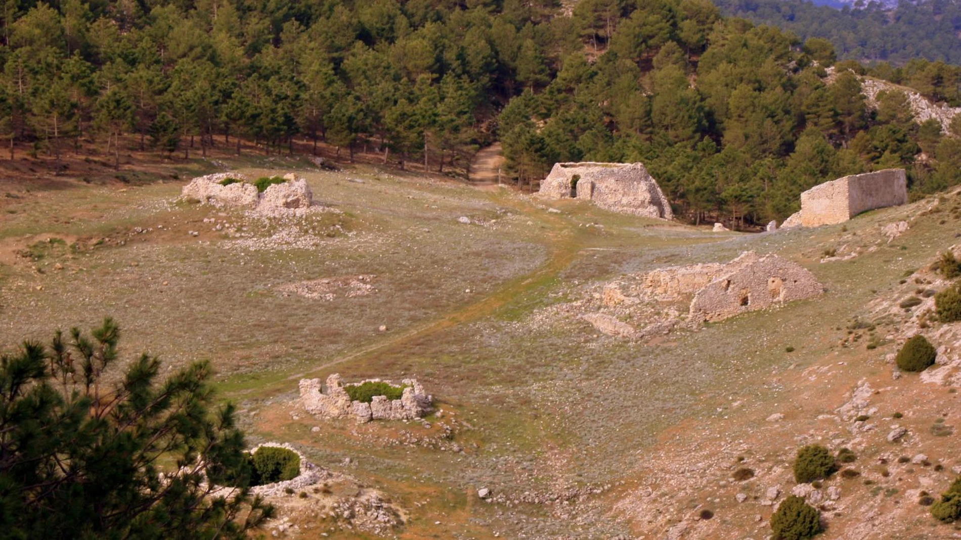 Imagen de los pozos de nieve de Sierra Espuña