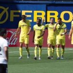 Los jugadores del Villarreal celebran un gol
