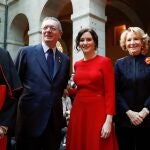 La presidenta regional, Isabel Díaz Ayuso, flanqueada por Gallardón y Aguirre