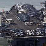 Imagen del portaviones "USS Nimitz", uno de los buques desplegados por EE UU