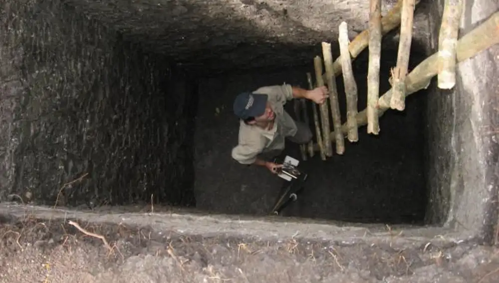 El equipo de la Universidad de Cincinnati en uno de los depósitos de agua estudiados