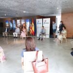 El Rey don Felipe VI y la Reina Letizia, durante un encuentro con representantes de la Confederación Empresarial de la Comunitat Valenciana y de organizaciones sindicales en Benidorm
