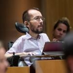 GRAF1509. MADRID, 03/07/2020.- El portavoz de Unidas Podemos, Pablo Echenique durante su intervención en la Comisión para la Reconstrucción Social y Económica del Congreso que debate este viernes las conclusiones aprobadas por los grupos de trabajo para aprobar un dictamen conjunto que posteriormente se votará en el pleno. EFE/Rodrigo Jiménez