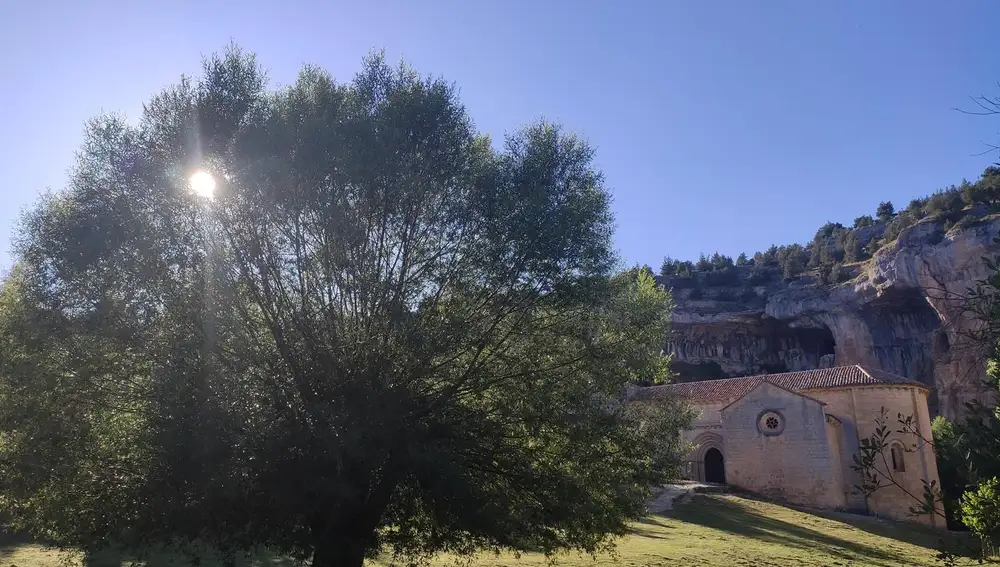Exterior de la ermita del cañón del Río Lobos en Soria