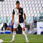 Ronaldo, antes de lanzar la falta