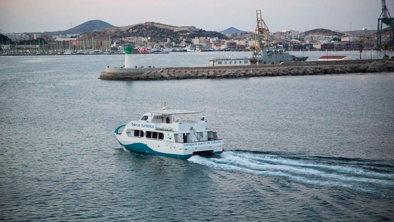 Muere un padre en un “barco pirata” en Turquía y la tripulación oculta el cadáver para continuar con una fiesta
