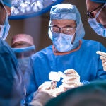 Detalle de la intervención realizada por los doctores Fernando Sanz Zapata, Jesús Manuel Cortés Villar y su equipo en la Clínica Cemtro