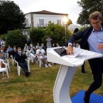 El candidato a la Xunta de Galicia Alberto Núñez Feijóo durante el acto electoral que los populares celebran hoy lunes en Ferrol.