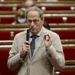 GRAFCAT9189. BARCELONA, 08/07/2020.- El presidente de la Generalitat, Quim Torra, interviene en el pleno celebrado este miércoles en el Parlament en el que el gobierno catalán se ha sometido a la sesión de control, en plena gestión de los brotes en el Segrià (Lleida) y a la espera de que el president Torra convoque a los partidos soberanistas para consensuar el diálogo con el Estado. EFE/Andreu Dalmau
