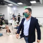 El presidente de Vox, Santiago Abascal, tras valorar los resultados de su partido en las elecciones gallegas y vascas en la sede del partido