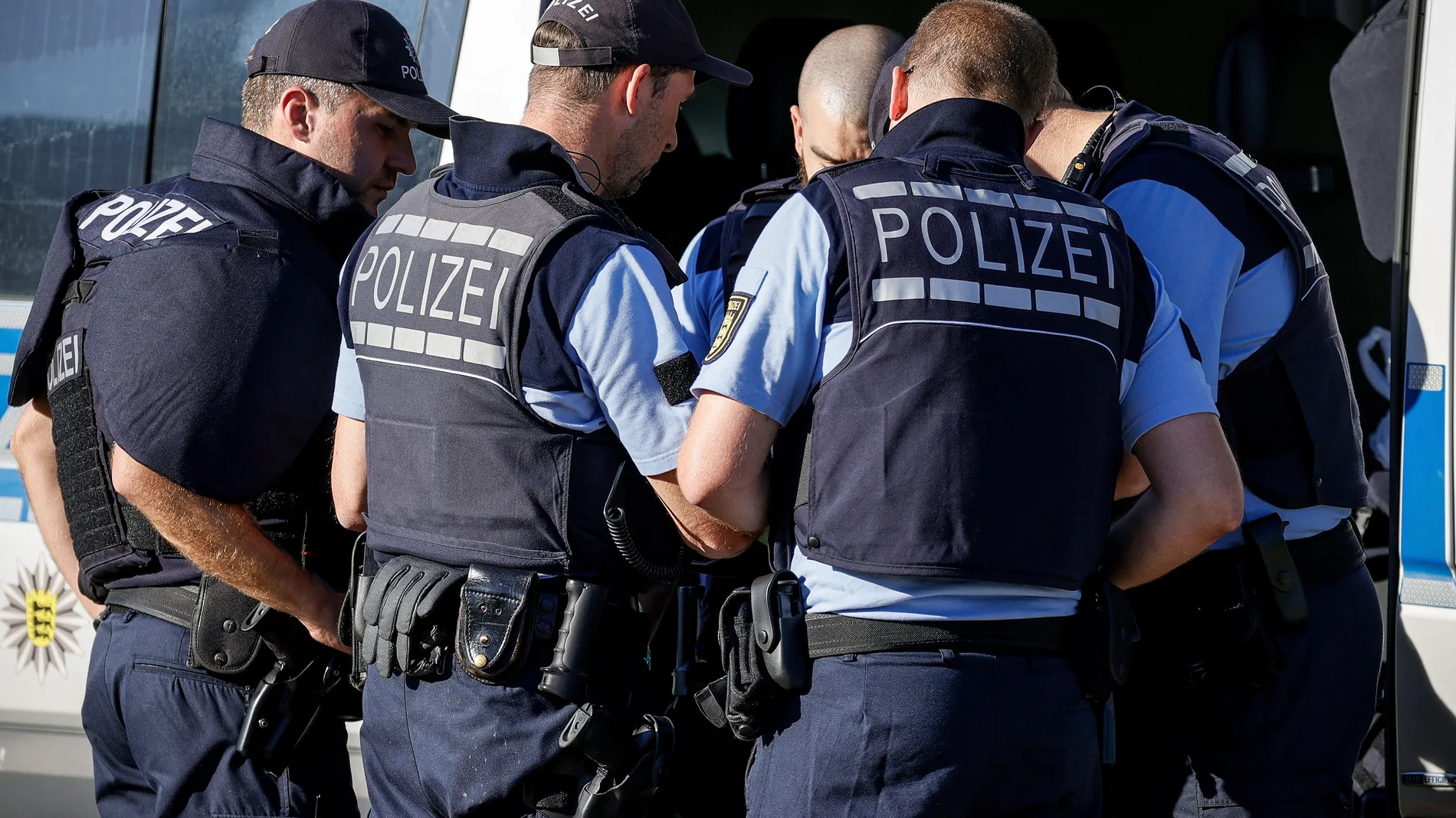 Police searches armed man in Oppenau forest area