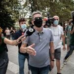 Imagen de uno de los hermanos de Anglés, Roberto Anglés, ya fallecido, a la entrada de la Ciudad de la Justicia