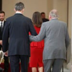 El Rey emérito y su hijo, Felipe VI, durante un acto al que asistieron juntos en 2018, cuatro años después de la abdicación