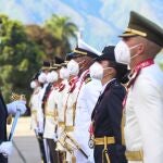 AME2367. CARACAS (VENEZUELA), 14/07/2020.- Fotografía del 7 de julio del 2020, cedida por Prensa de Miraflores, donde se observa al presidente de Venezuela, Nicolás Maduro, tomar parte en el acto de graduación conjunta de Oficiales Comando y Técnicos egresados de la Universidad Militar en Caracas (Venezuela). "El Partido Socialista Unido de Venezuela es mucho más que un partido". La frase no es (solo) un eslogan electoral de la formación política que fundó Hugo Chávez. Es la última sentencia del presidente Nicolás Maduro que muestra cómo, en plena pandemia, empuja al PSUV hacia la simbiosis con el Estado. EFE/PRENSA MIRAFLORES/ NO VENTAS/ SOLO USO EDITORIAL