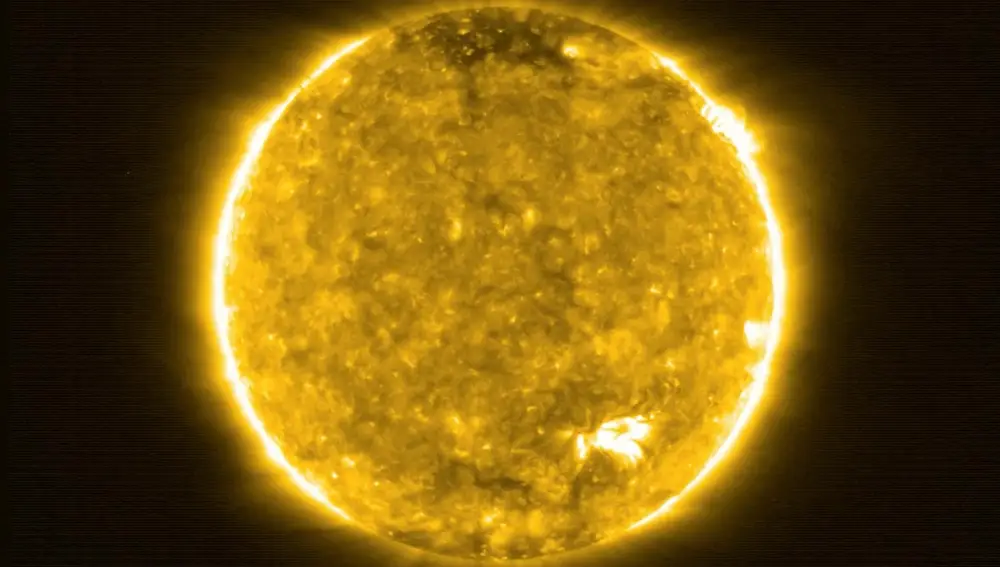 Vista del Sol, en la imagen más cercana nunca tomada de nuestra estrella, realizada por la misión europea Solar Orbiter