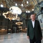 El presidente turco, Recep Tayyip Erdogan, en la antigua Basílica de Santa Sofía de Estambul