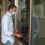 El expresidente de la Generalitat Valenciana, Eduardo Zaplana, en el juzgado de Valencia donde acude acude para firmar