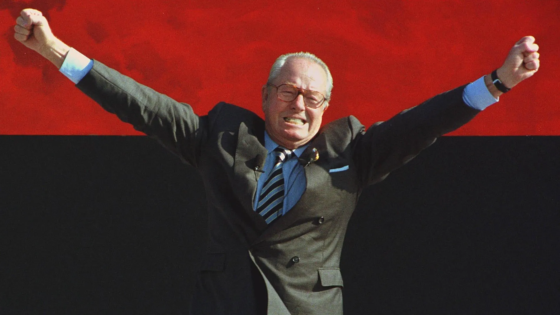 Jean Marie Le Pen, en una imagen de 1998, se revela en sus memorias como un ágil y buen escritor