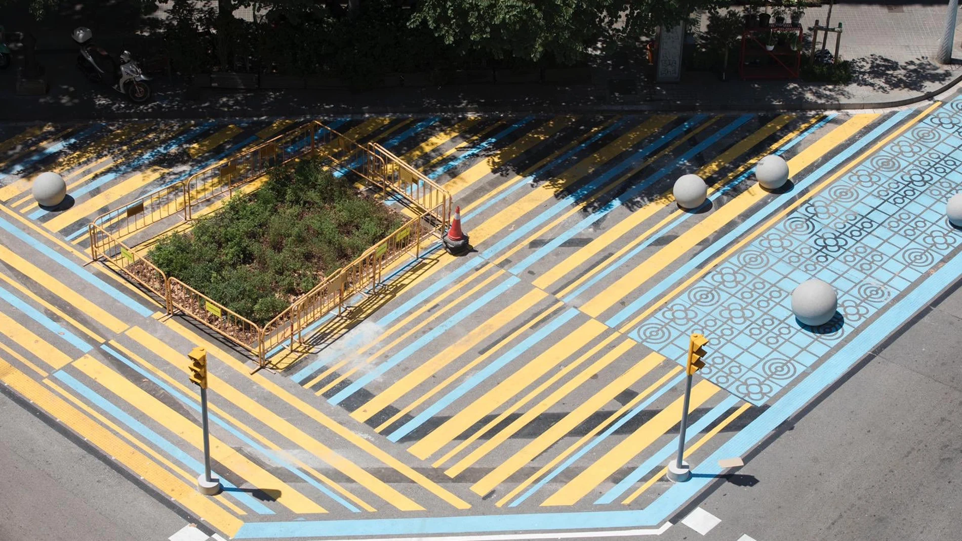 Ni siquiera el "urbanismo táctico" impulsado por Ada Colau ha conseguido mejorar la percepción de los barceloneses