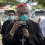 El cardenal de Nicaragua, Leopoldo Brenes, se dirige a los fieles y la Prensa tras el incendio en la Capilla de la Sangre de Cristo en la Catedral Metropolitana de Managua el pasado viernes