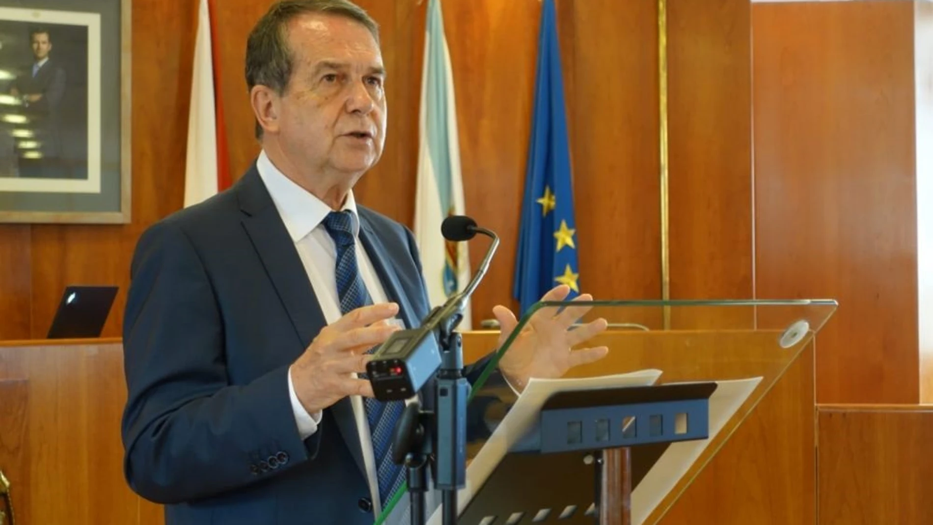 Abel Caballero cifra el déficit del transporte de Vigo en "millones de euros" y prevé que lo cubra el fondo del Gobierno