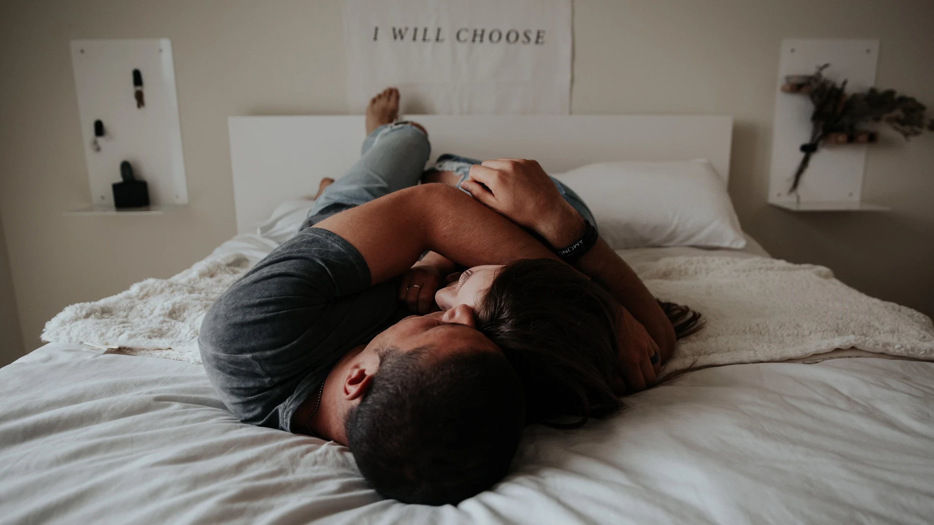 Más allá de la ovulación, casi la mitad de las españolas (44%) tiene mayor deseo sexual durante la menstruación aunque sólo el 32% tiene relaciones sexuales, según INTIMINA.