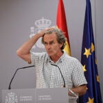 El director del Centro de Coordinación de Alertas y Emergencias Sanitarias, Fernando Simón, ofrece una rueda de prensa para informar de la evolución de la COVID-19, en la Sede del Ministerio de Sanidad