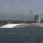 Un barco en el puerto de Beirut
