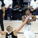 Donovan Mitchell fue imparable para la defensa de los Nuggets