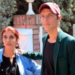 Camilo Michel Blanes con su madre Lourdes Ornelas por las calles de Torrelodones, Madrid.10/09/2019